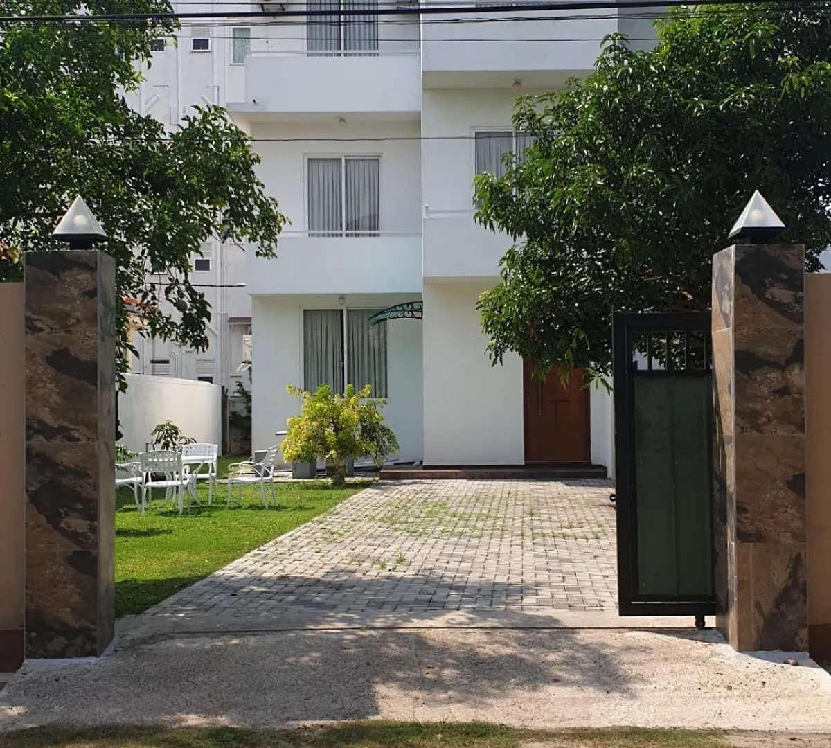 Homestay Anne'S Airport Villa Hotel Katunayake