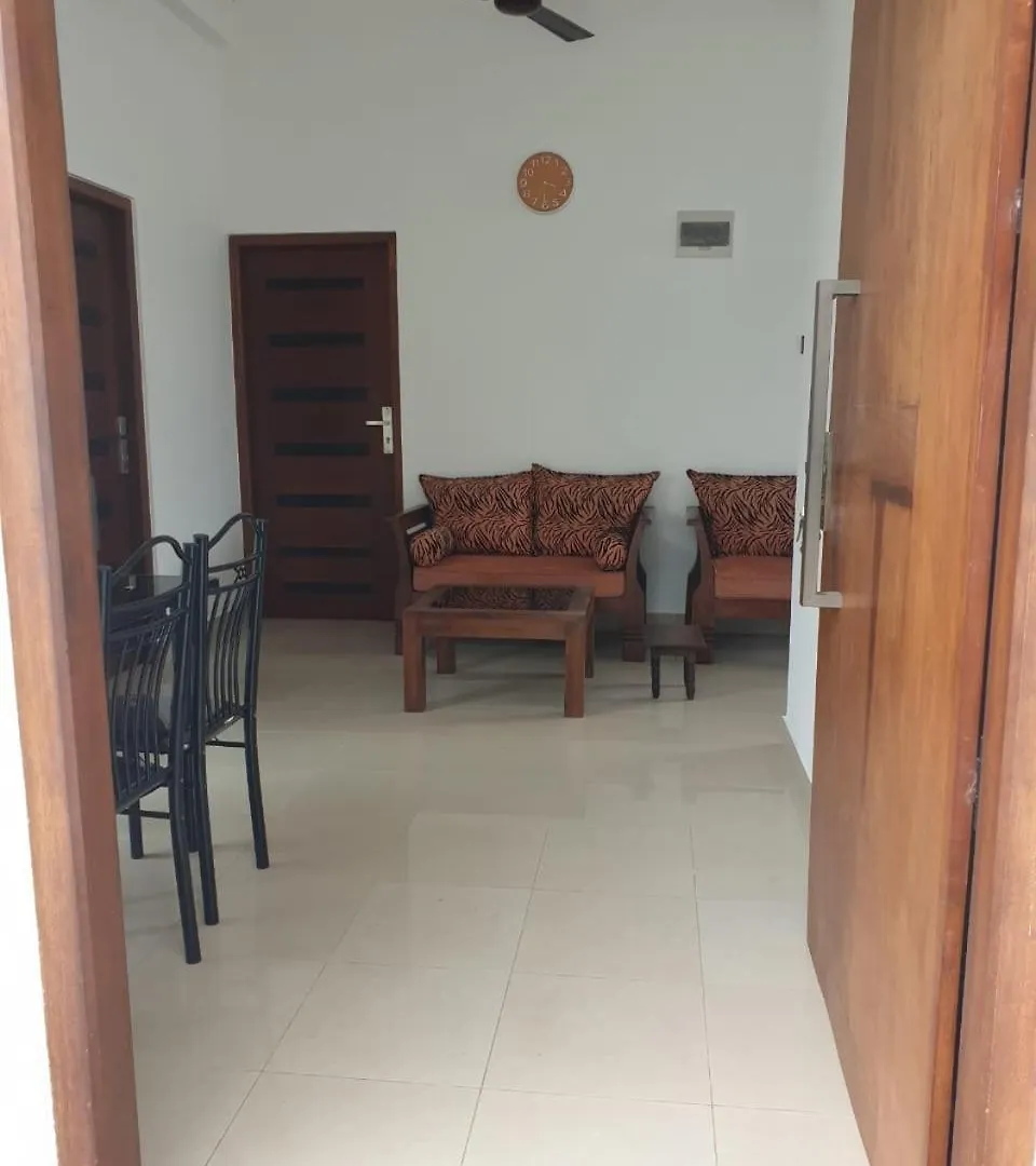 Anne'S Airport Villa Hotel Katunayake