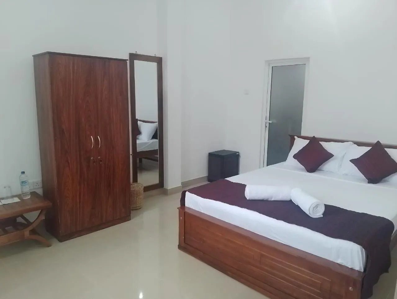 Anne'S Airport Villa Hotel Katunayake